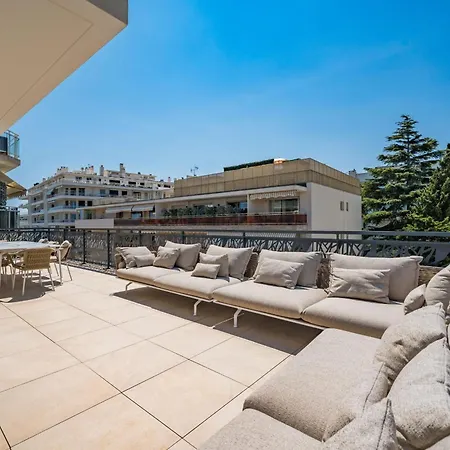 Daire Somptuous Penthouse On Palm Beach *